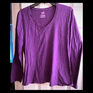 💥 Purple 💜 long sleeve tee SZ. MED. EUC.
